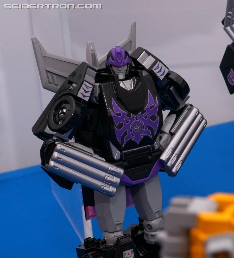 NYCC 2017: NYCC Reveals: Power of the Primes Rodimus Unicronus - Transformers Event: Rodimus Unicronus 004a