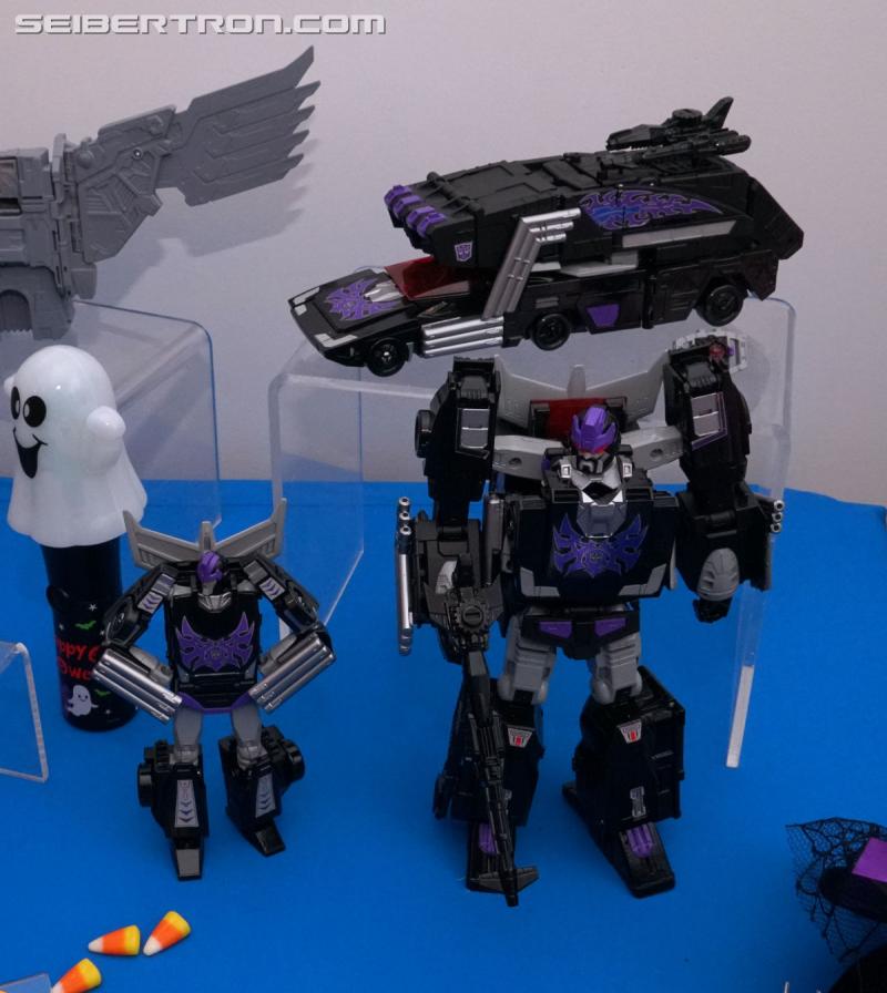 NYCC 2017: NYCC Reveals: Power of the Primes Rodimus Unicronus - Transformers Event: Rodimus Unicronus 009a