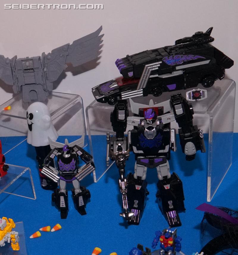 NYCC 2017: NYCC Reveals: Power of the Primes Rodimus Unicronus - Transformers Event: Rodimus Unicronus 010a