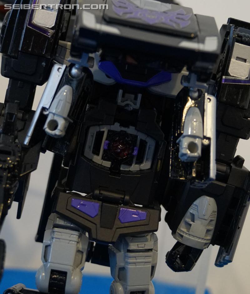 NYCC 2017: NYCC Reveals: Power of the Primes Rodimus Unicronus - Transformers Event: Rodimus Unicronus 014a
