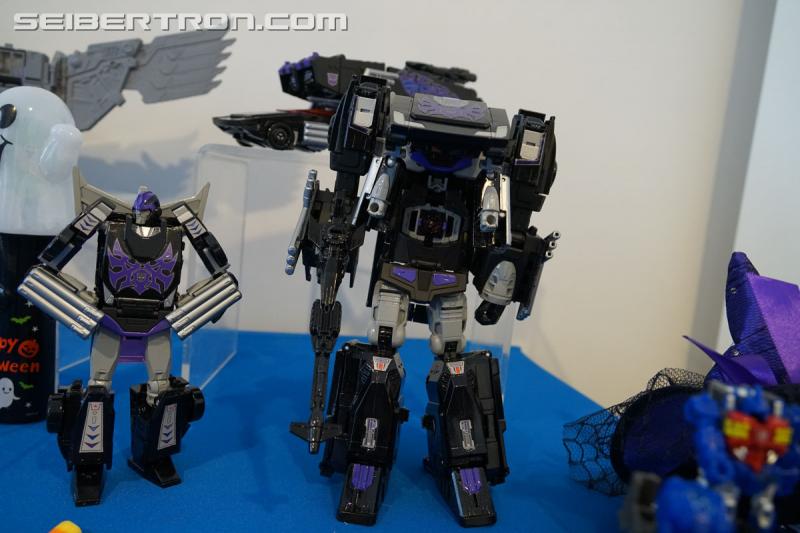 NYCC 2017: NYCC Reveals: Power of the Primes Rodimus Unicronus - Transformers Event: Rodimus Unicronus 015