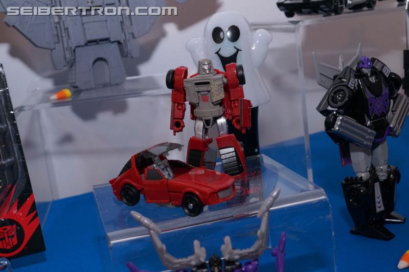 NYCC 2017 - NYCC Reveals: Power of the Primes Legends Class