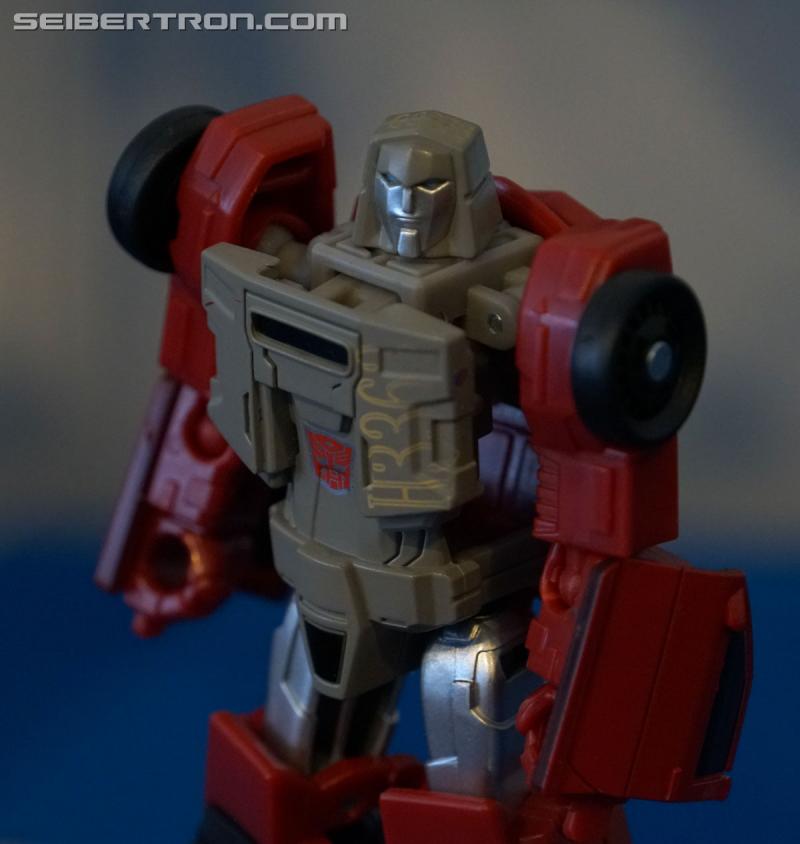 NYCC 2017: NYCC Reveals: Power of the Primes Legends Class - Transformers Event: Legends Class 012a