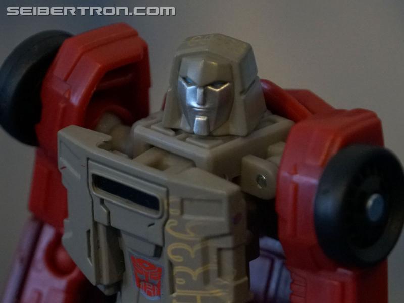 NYCC 2017: NYCC Reveals: Power of the Primes Legends Class - Transformers Event: Legends Class 012b