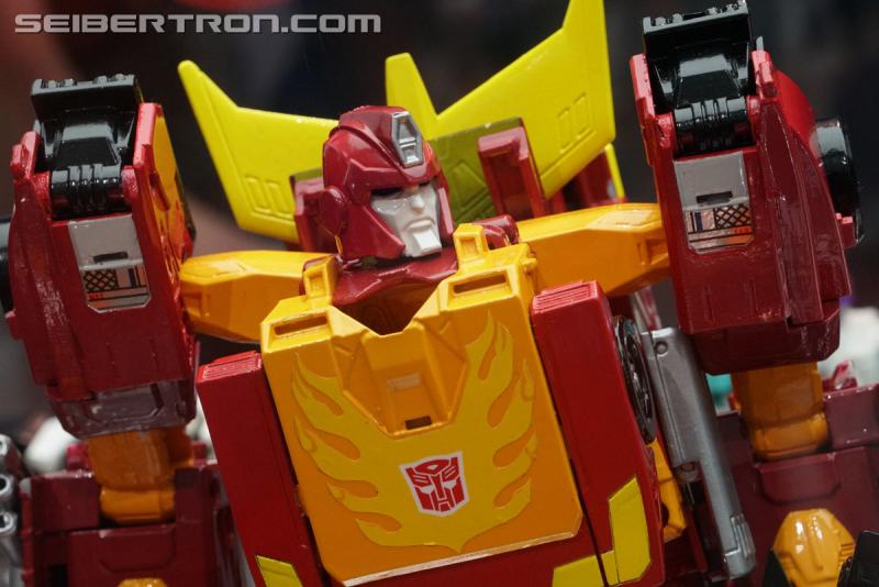 Toy Fair 2018 - Transformers Power of the Primes