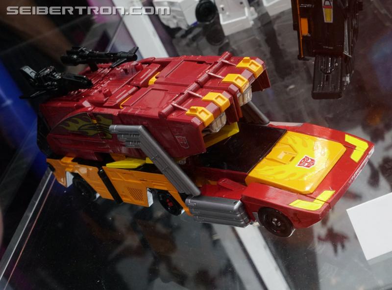 Toy Fair 2018: Transformers Power of the Primes - Transformers Event: Power Of The Primes 012