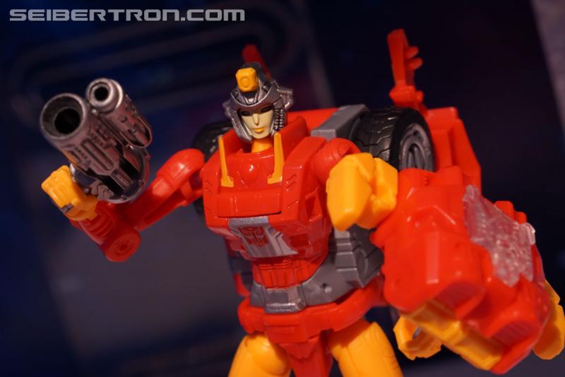 Toy Fair 2018: Transformers Power of the Primes - Transformers Event: Power Of The Primes 300