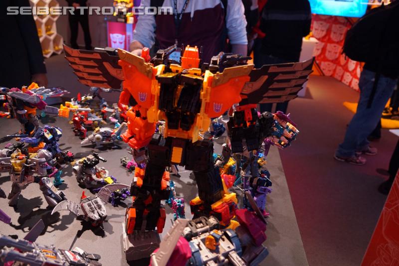 Toy Fair 2018: Transformers Power of the Primes PREDAKING - Transformers Event: Predaking 450