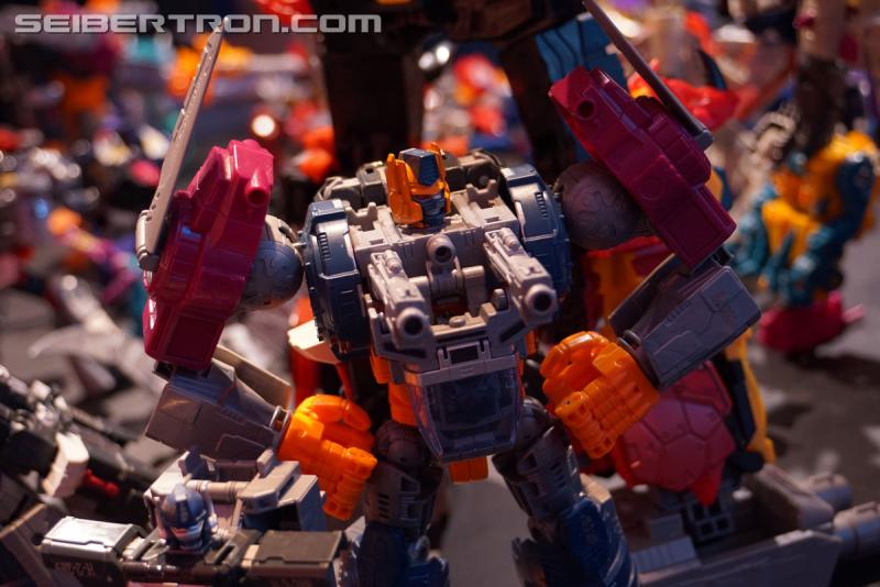 Toy Fair 2018: Transformers Power of the Primes OPTIMAL OPTIMUS - Transformers Event: Optimal Optimus 261