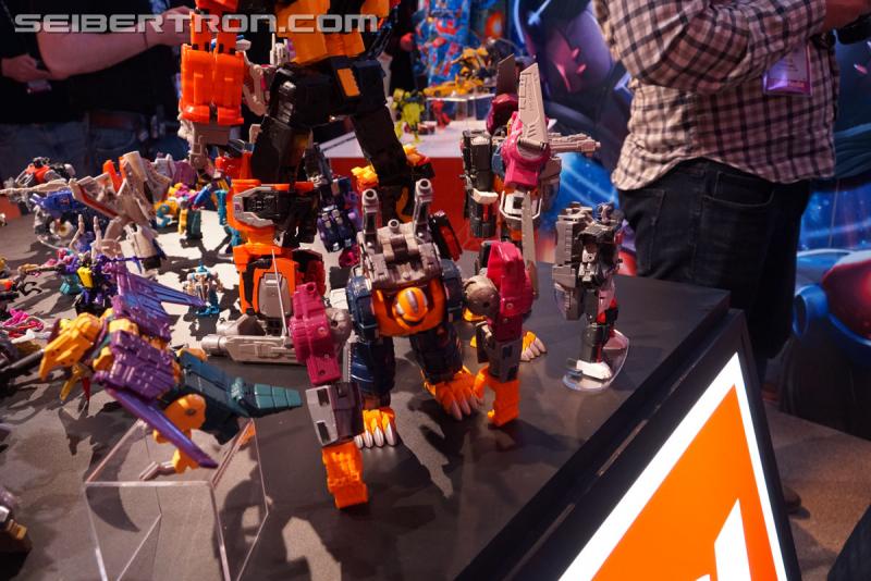Toy Fair 2018: Transformers Power of the Primes OPTIMAL OPTIMUS - Transformers Event: Optimal Optimus 271