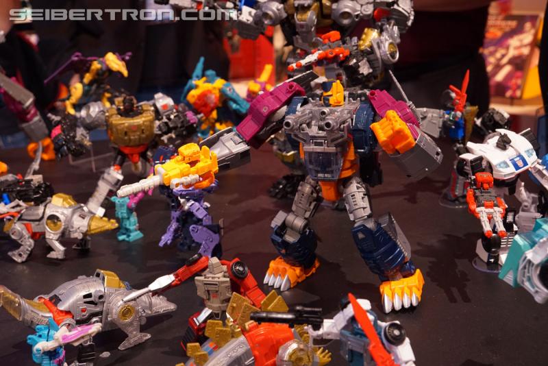 Toy Fair 2018 - Transformers Power of the Primes OPTIMAL OPTIMUS