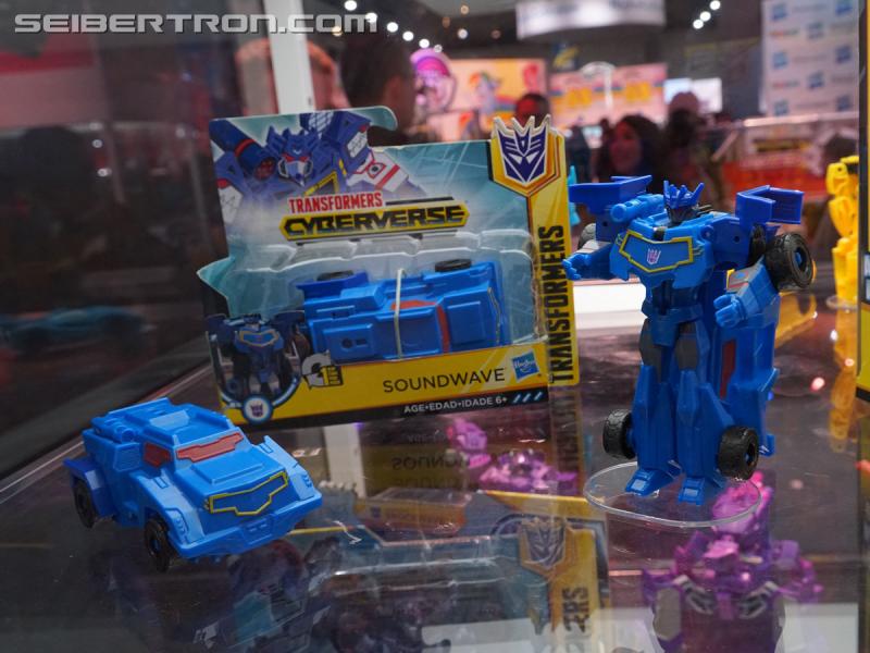 SDCC 2018: Transformers Cyberverse products - Transformers Event: DSC05743