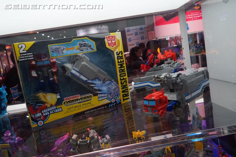 SDCC 2018: Transformers Cyberverse products - Transformers Event: DSC05749