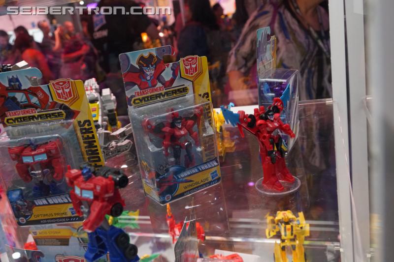 SDCC 2018: Transformers Cyberverse products - Transformers Event: DSC05763
