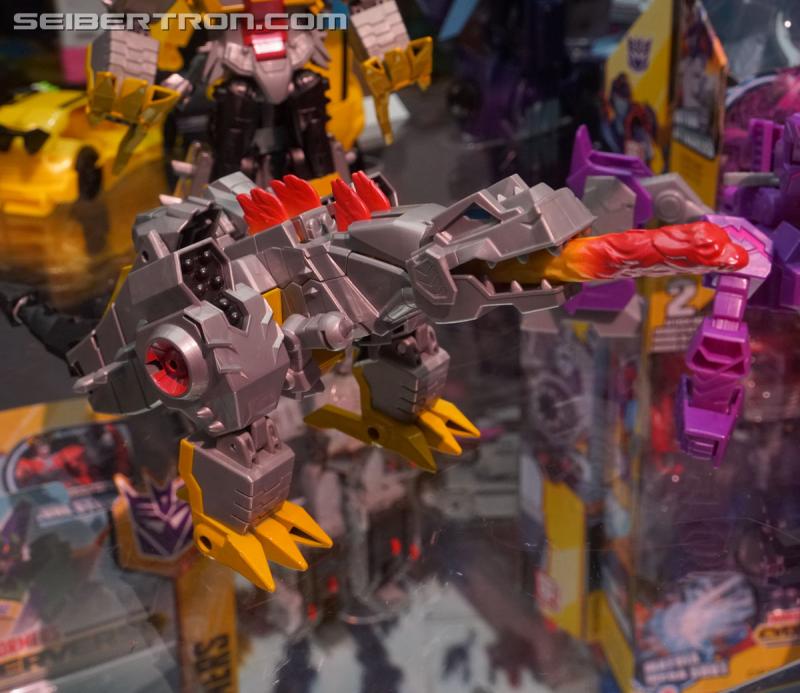 SDCC 2018: Transformers Cyberverse products - Transformers Event: DSC05791a