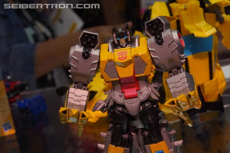 SDCC 2018: Transformers Cyberverse products - Transformers Event: DSC05794