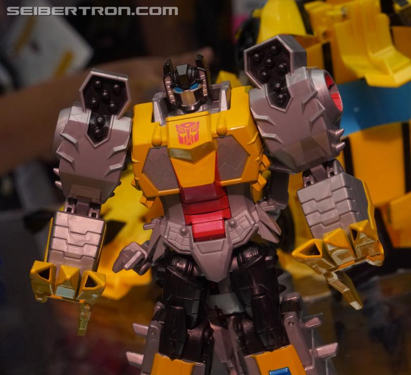SDCC 2018: Transformers Cyberverse products - Transformers Event: DSC05794a