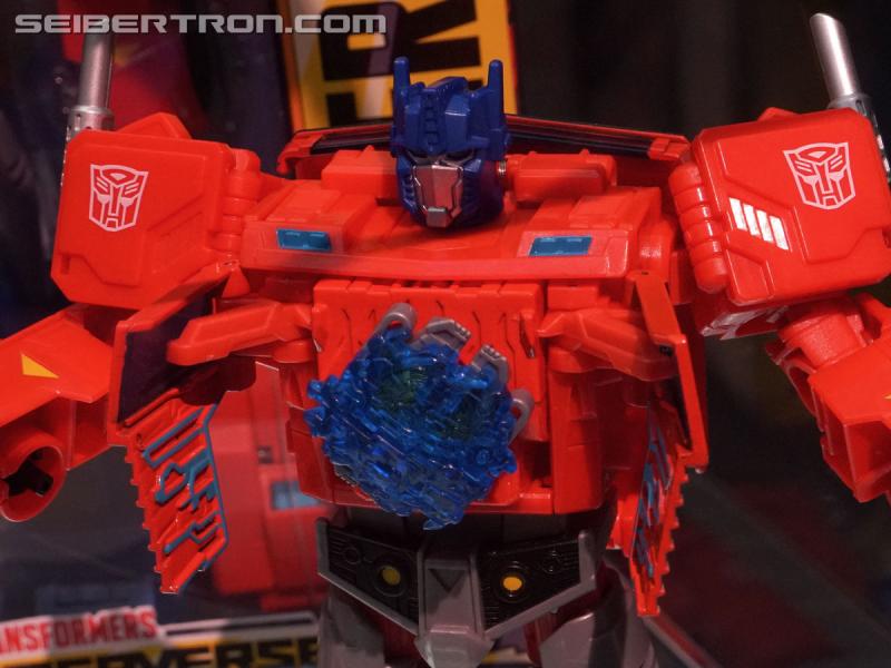 SDCC 2018: Transformers Cyberverse products - Transformers Event: DSC05805a
