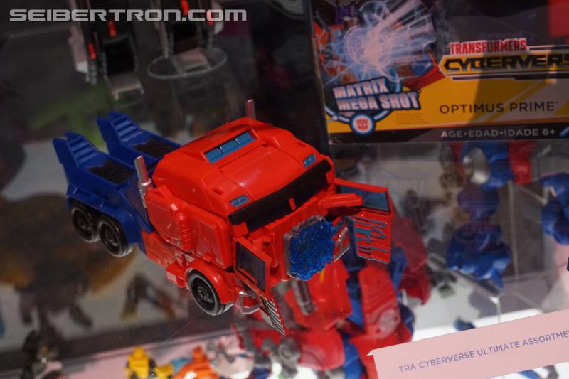 SDCC 2018: Transformers Cyberverse products - Transformers Event: DSC05807