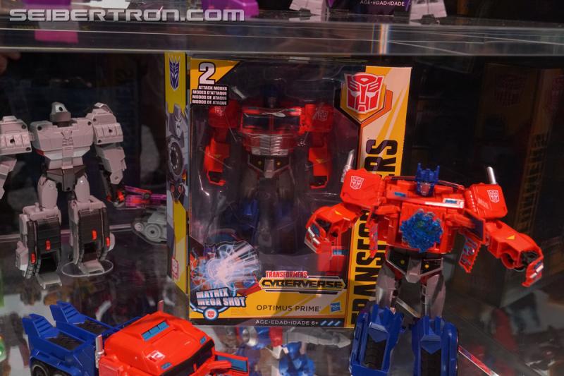 SDCC 2018: Transformers Cyberverse products - Transformers Event: DSC05809