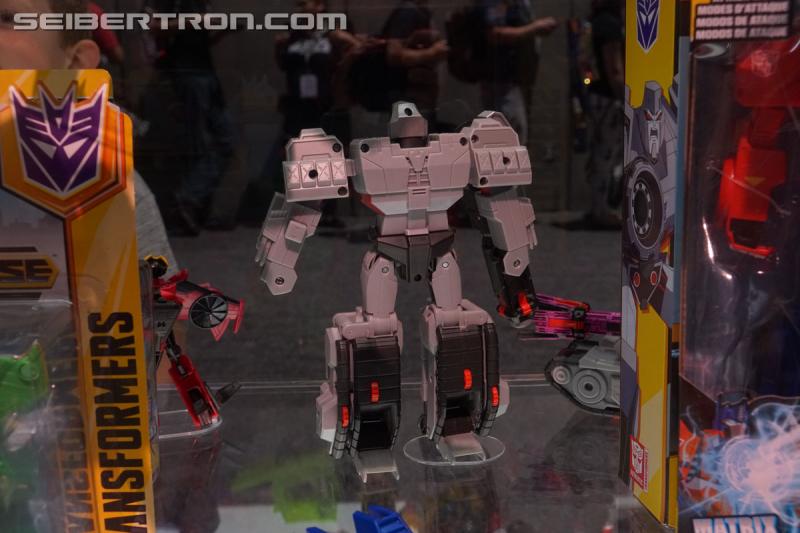 SDCC 2018: Transformers Cyberverse products - Transformers Event: DSC05821