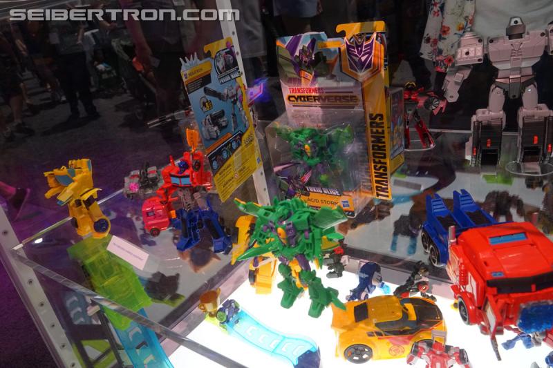 SDCC 2018: Transformers Cyberverse products - Transformers Event: DSC05825