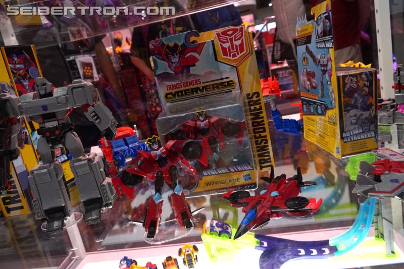 SDCC 2018: Transformers Cyberverse products - Transformers Event: DSC05849
