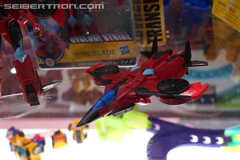 SDCC 2018: Transformers Cyberverse products - Transformers Event: DSC05854