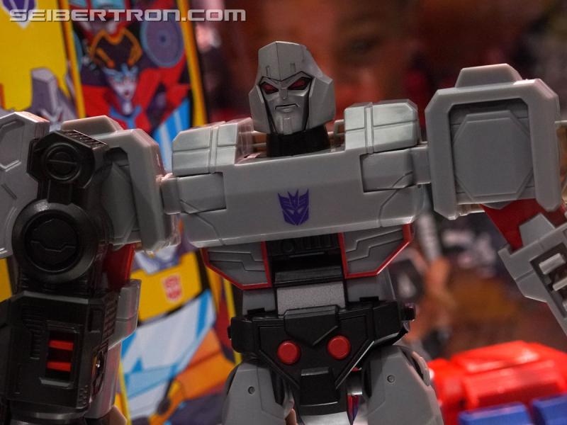 SDCC 2018: Transformers Cyberverse products - Transformers Event: DSC05858a