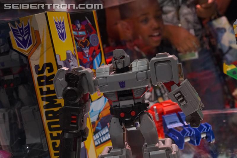 SDCC 2018: Transformers Cyberverse products - Transformers Event: DSC05859