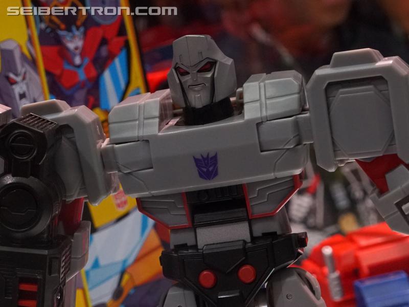 SDCC 2018: Transformers Cyberverse products - Transformers Event: DSC05859b