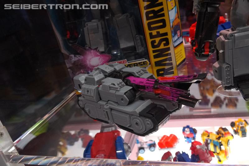 SDCC 2018: Transformers Cyberverse products - Transformers Event: DSC05862
