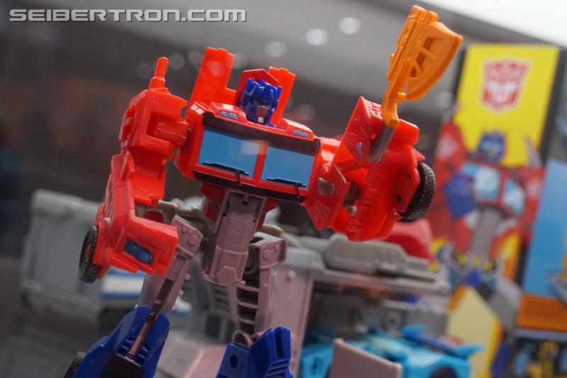 SDCC 2018: Transformers Cyberverse products - Transformers Event: DSC05865