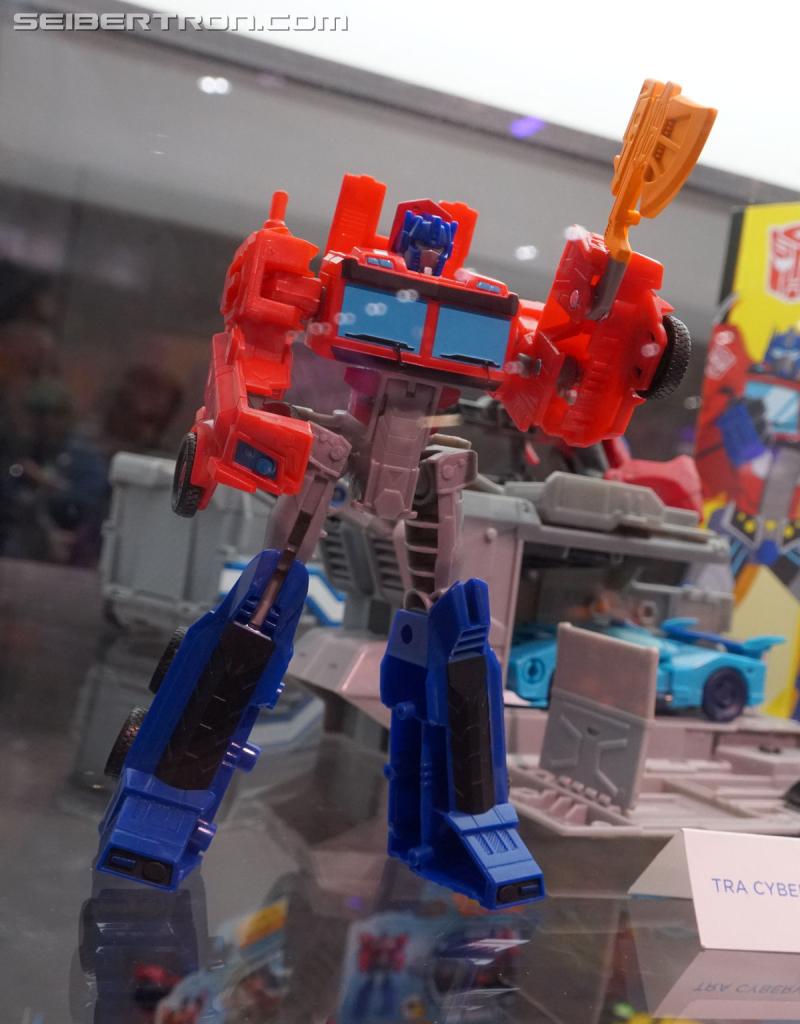 SDCC 2018: Transformers Cyberverse products - Transformers Event: DSC05866a