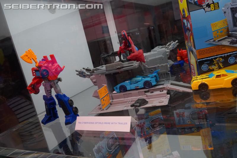 SDCC 2018: Transformers Cyberverse products - Transformers Event: DSC05867