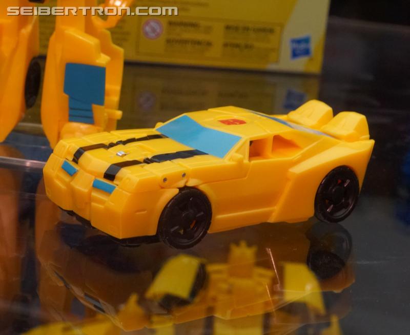 SDCC 2018: Transformers Cyberverse products - Transformers Event: DSC05874a