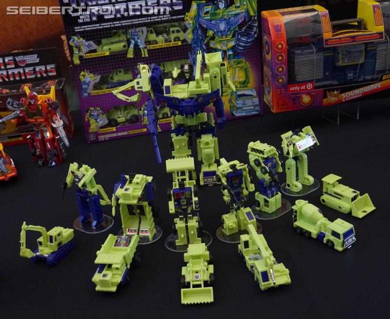 SDCC 2018: Walmart exclusive Transformers G1 Reissues in vintage packaging - Transformers Event: DSC06155a