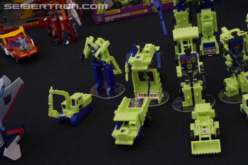 SDCC 2018: Walmart exclusive Transformers G1 Reissues in vintage packaging - Transformers Event: DSC06156