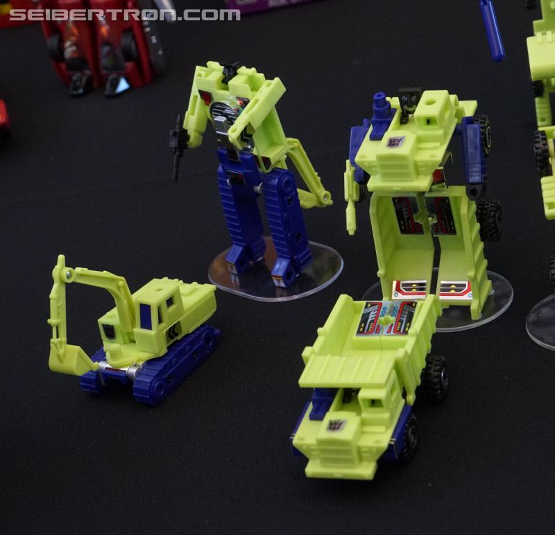 SDCC 2018: Walmart exclusive Transformers G1 Reissues in vintage packaging - Transformers Event: DSC06156a