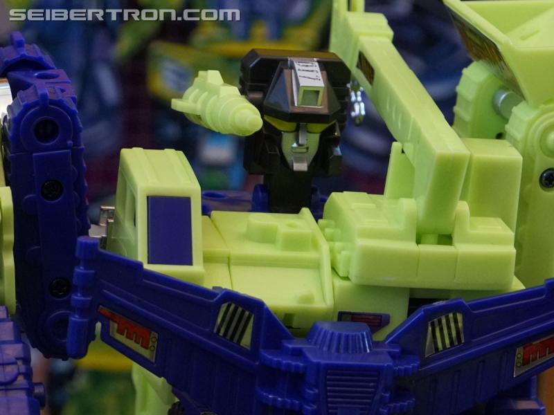 SDCC 2018: Walmart exclusive Transformers G1 Reissues in vintage packaging - Transformers Event: DSC06161a