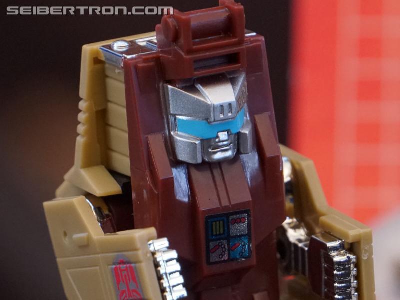 SDCC 2018: Walmart exclusive Transformers G1 Reissues in vintage packaging - Transformers Event: DSC06175b
