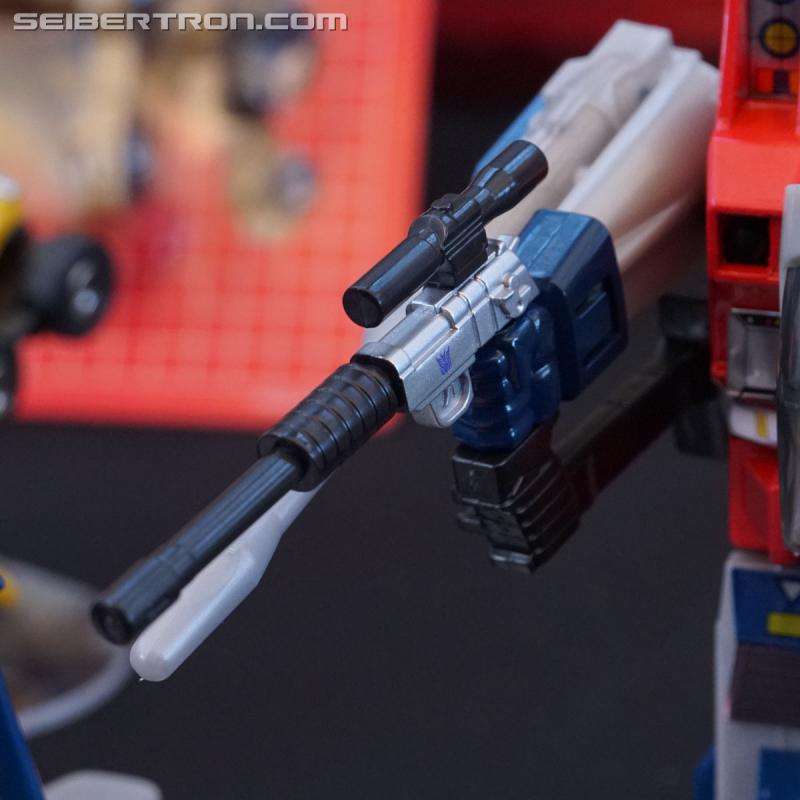 SDCC 2018: Walmart exclusive Transformers G1 Reissues in vintage packaging - Transformers Event: DSC06189a