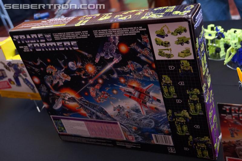 SDCC 2018: Walmart exclusive Transformers G1 Reissues in vintage packaging - Transformers Event: DSC06195