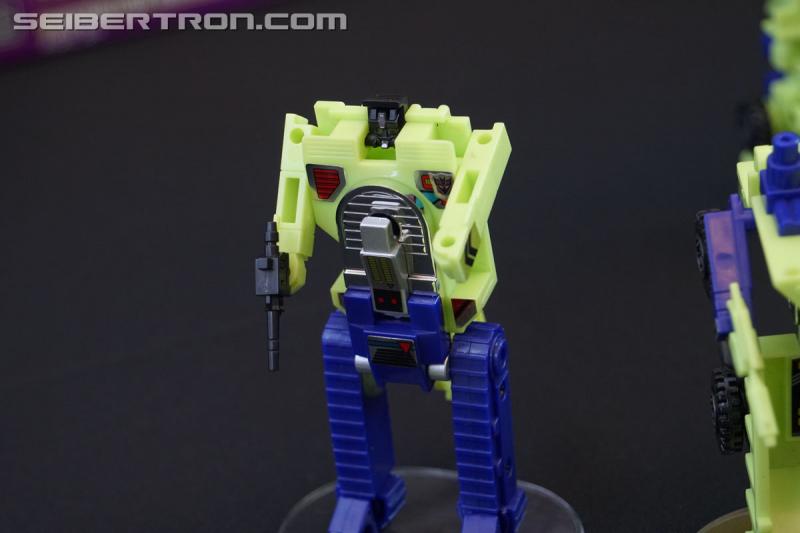 SDCC 2018: Walmart exclusive Transformers G1 Reissues in vintage packaging - Transformers Event: DSC06201