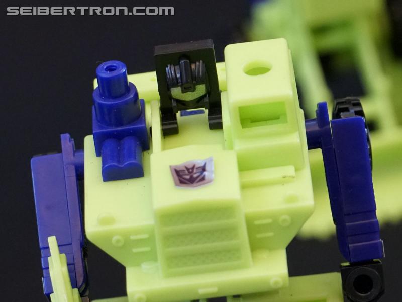 SDCC 2018: Walmart exclusive Transformers G1 Reissues in vintage packaging - Transformers Event: DSC06202b