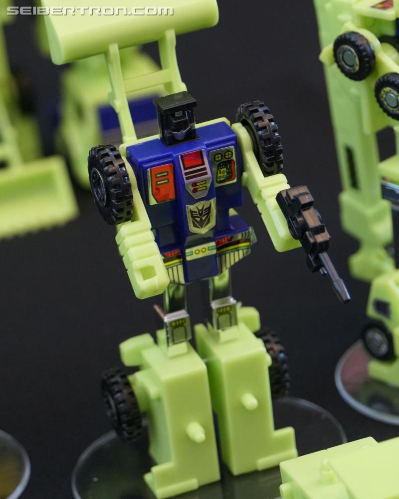SDCC 2018: Walmart exclusive Transformers G1 Reissues in vintage packaging - Transformers Event: DSC06203a