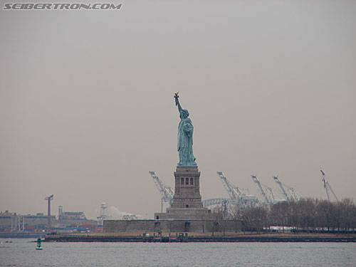Toy Fair 2007 - New York: Statue of Liberty - Transformers Event: