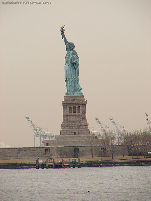 Toy Fair 2007 - New York: Statue of Liberty - Transformers Event: