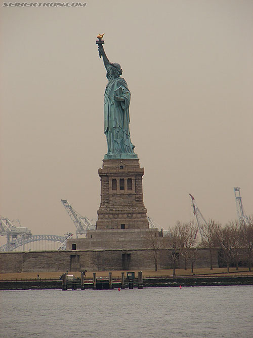 Toy Fair 2007 - New York: Statue of Liberty - Transformers Event: