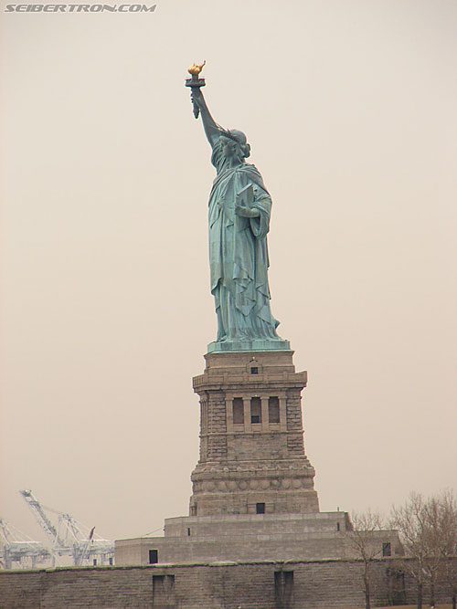 Toy Fair 2007 - New York: Statue of Liberty - Transformers Event: